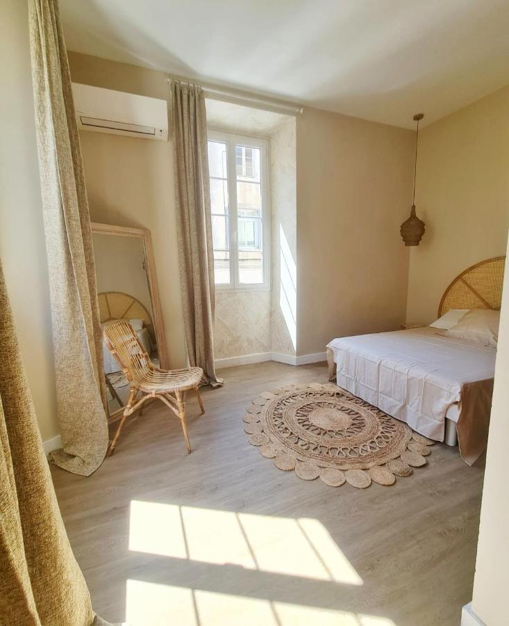 L'Ile Rousse, Hypercentre A 100 M De La Plage Екстер'єр фото