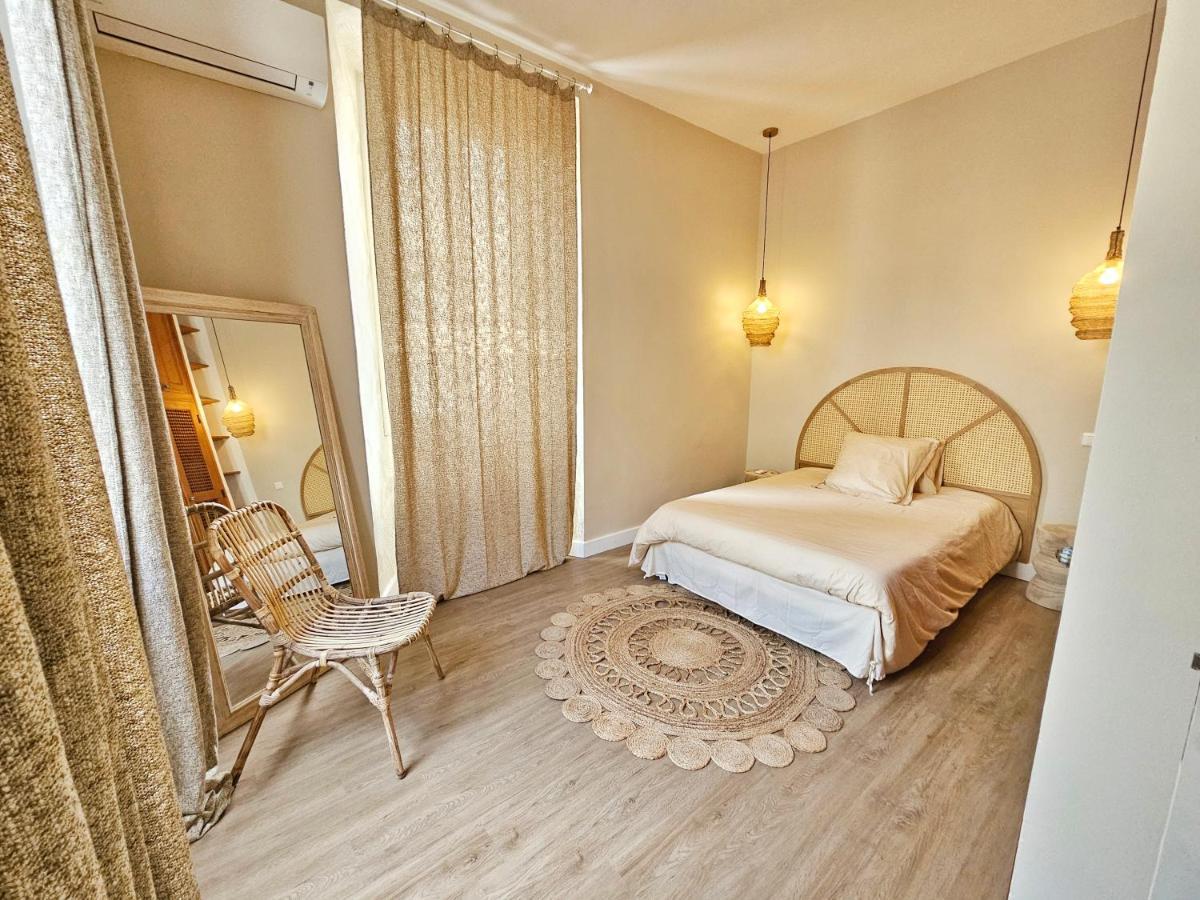 L'Ile Rousse, Hypercentre A 100 M De La Plage Екстер'єр фото